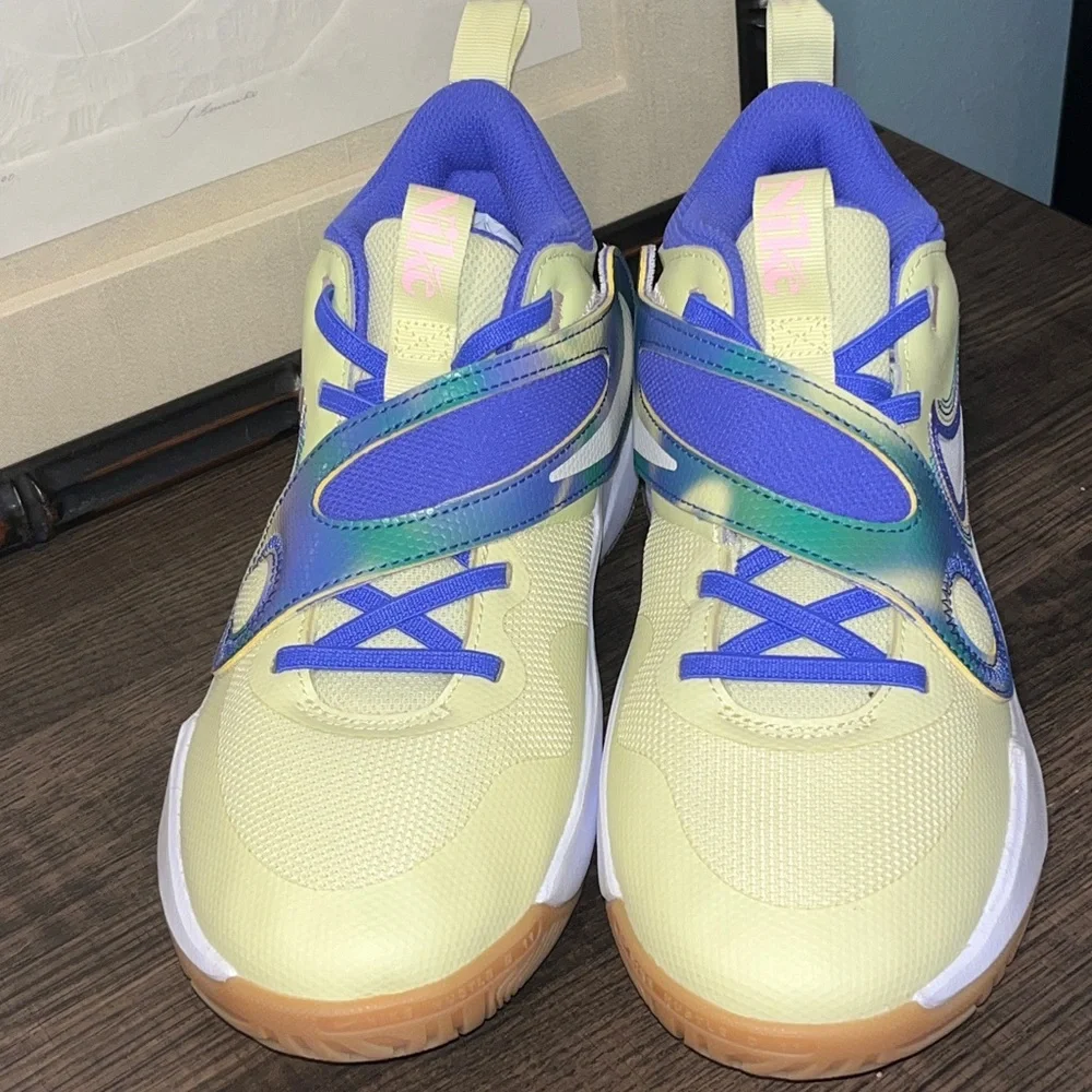 Nike(PS) Nike Team Hustle D 11 'Luminous Green sz 6 Youth NWT